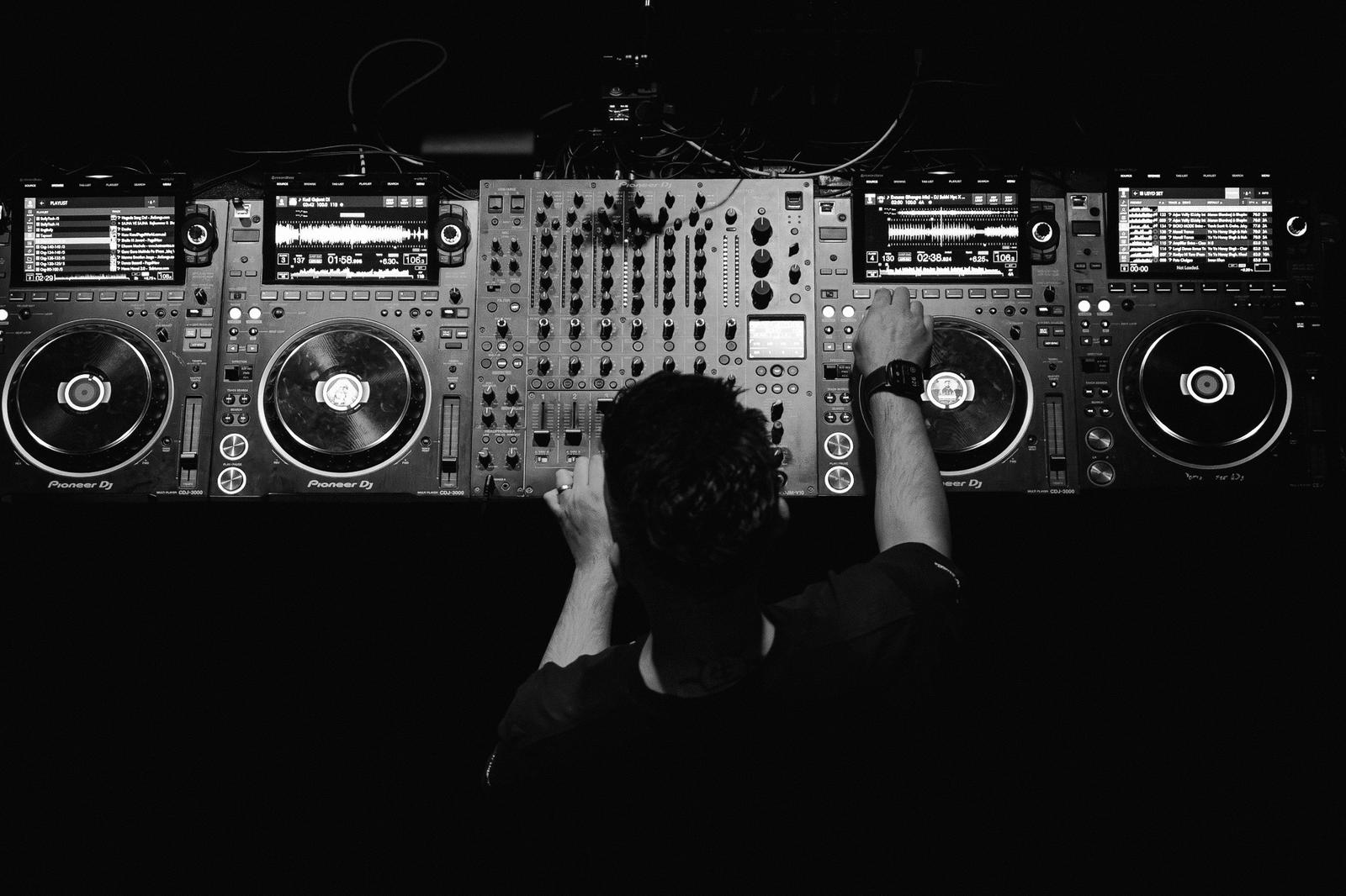 DJ JAI Gallery Image 4